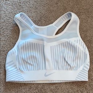 Nike sports bra size XS